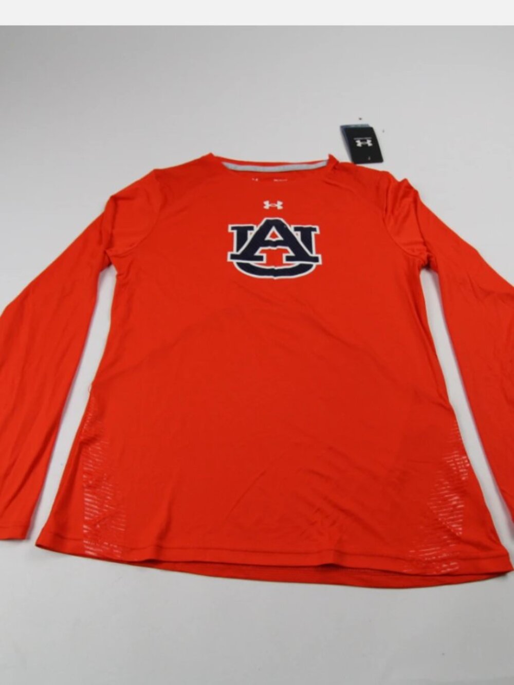 Women's NWT Under Armour Auburn Tigers  longsleeve T-shirt